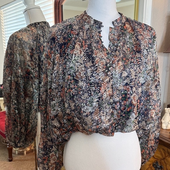Kourt Tops - "Kourt" Black & Gray Floral Ballon Sleeve Blouse - Size M